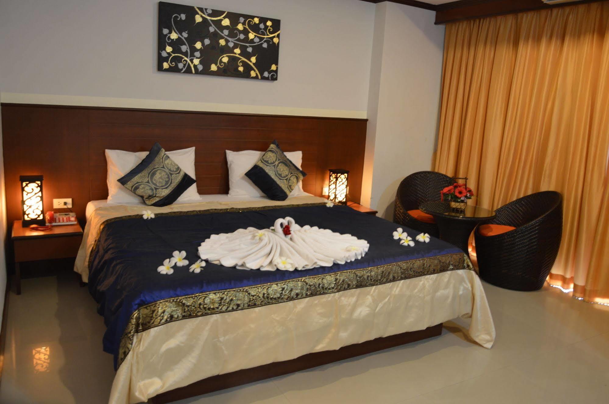 Sharaya Residence Patong Exteriör bild