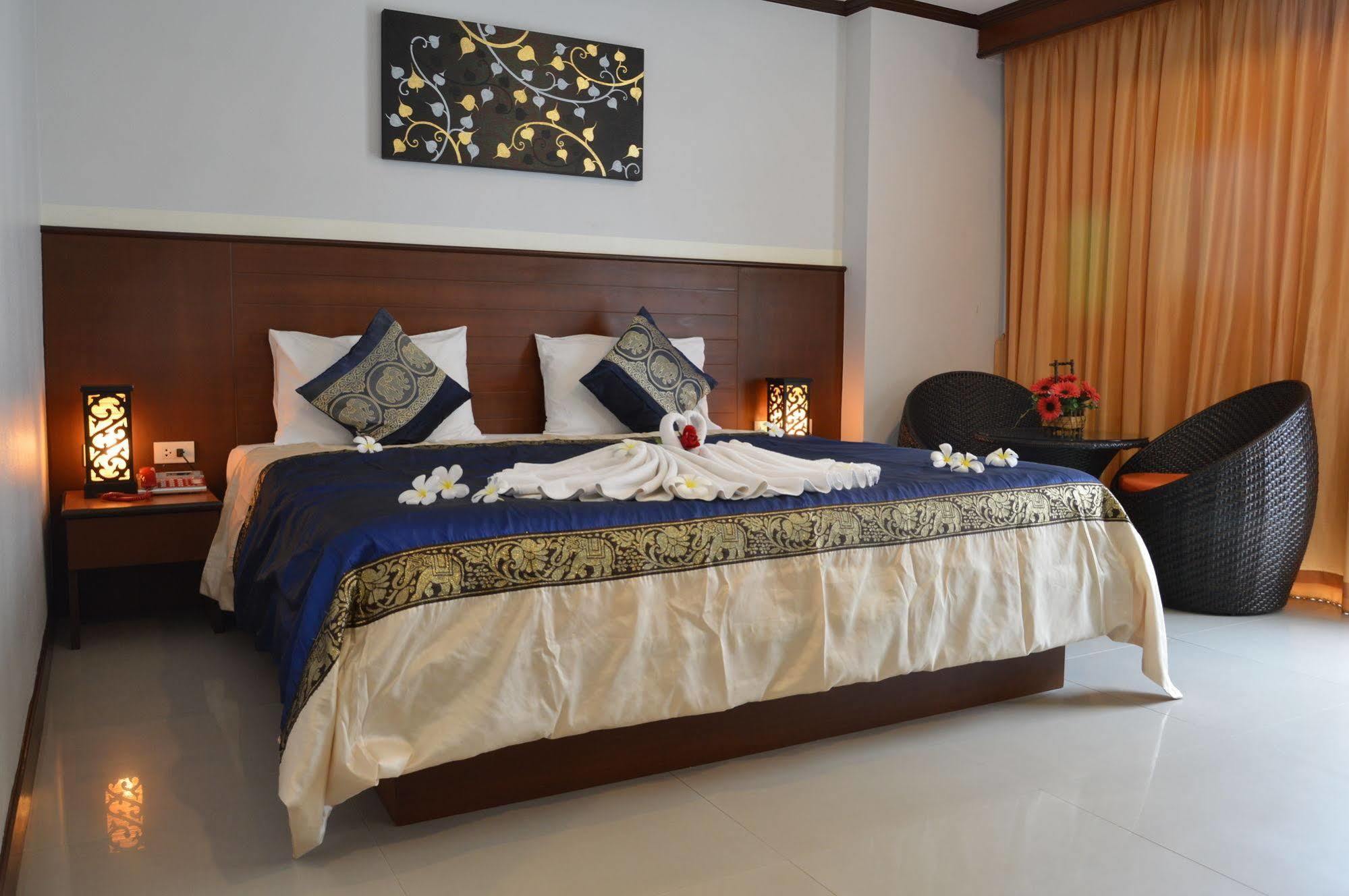 Sharaya Residence Patong Exteriör bild